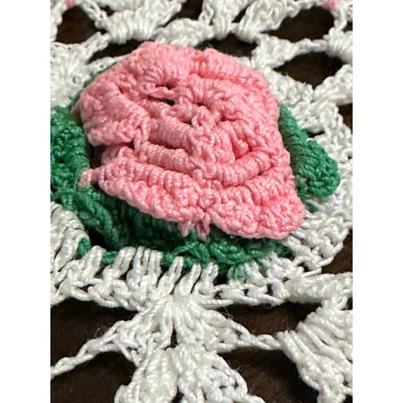 Vintage Crochet Lace Table Runner Raised Variegated Pink Irish Roses handmade - Picture 5 of 13